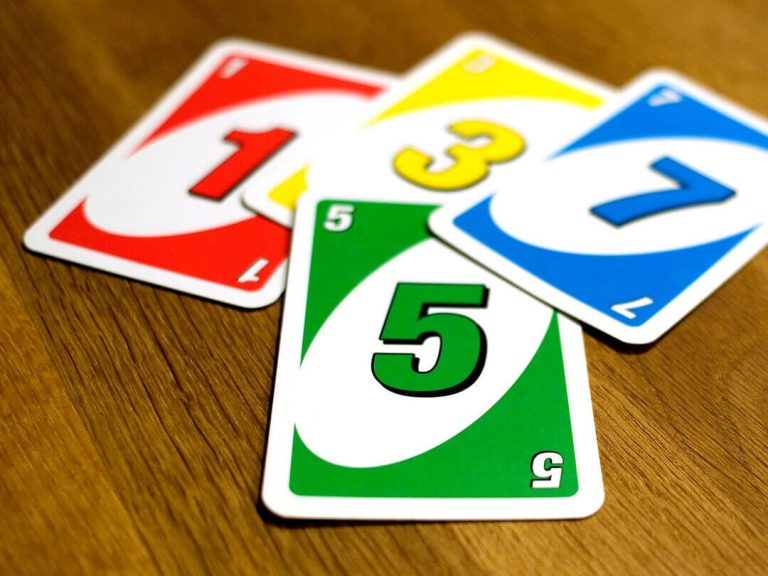 Hỏi 1 bộ bài uno có bao nhiêu lá – Luật chơi bài Uno