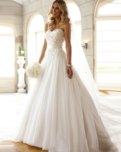 Hình ảnh cô dâu mặc váy cưới đẹp, lấp lánh
