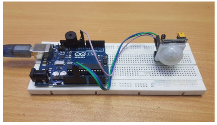 Hoạt động của Bộ phát hiện chuyển động cảm biến PIR Arduino