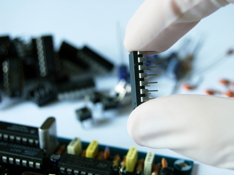 Pin CMOS cung cấp năng lượng cho chip CMOS 