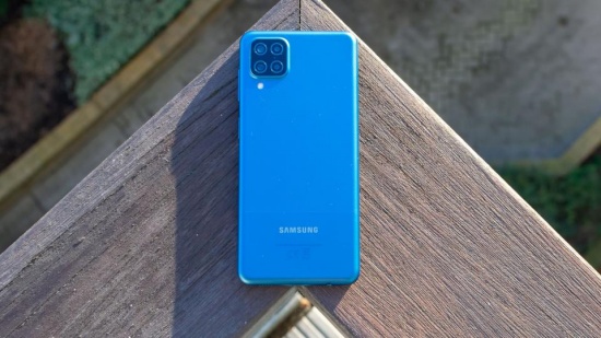 Samsung A12 có cảm biến la bàn không?
